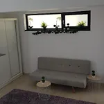 Mario Building Апартаменты Нэводари